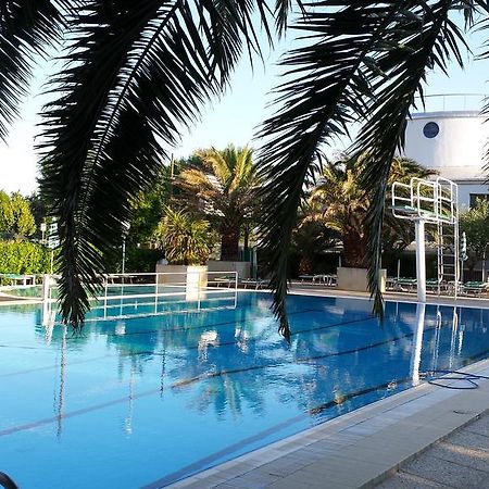 Hotel Cormoran Cattolica Luaran gambar