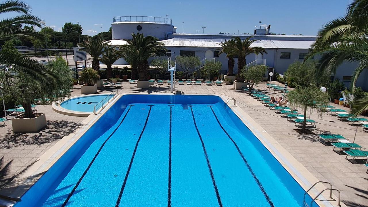 Hotel Cormoran Cattolica Luaran gambar