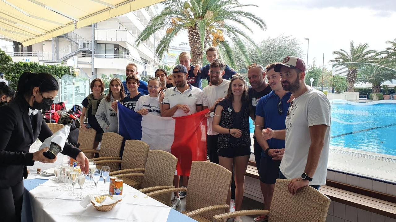 Hotel Cormoran Cattolica Luaran gambar