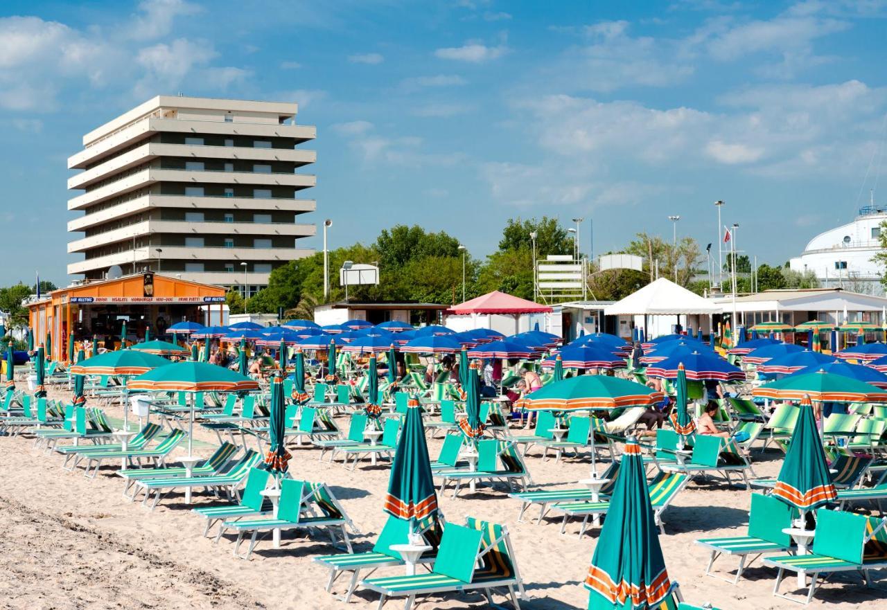 Hotel Cormoran Cattolica Luaran gambar