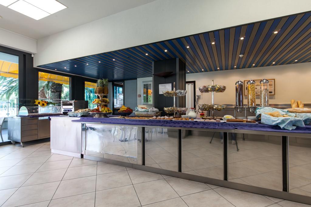 Hotel Cormoran Cattolica Luaran gambar